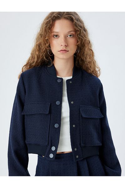 Koton Tweed Bomber Jacket - kulatý výstřih a detail kapsy na knoflíky