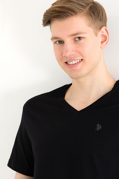 U.S. Polo Assn. Men's Black Basic V Neck T-Shirt 50263203 -Vr046