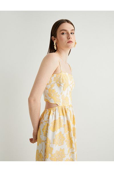 Koton X Melis Ağazat – Midi-Trägerkleid aus Viskose mit Blumendruck, ausgestelltem Schnitt und Fensterdetail