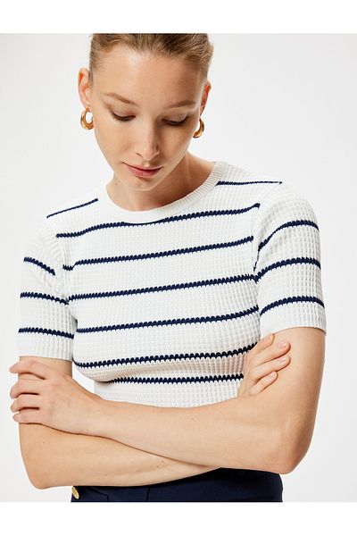 Koton Crew Neck Short Sleeve Textured Knitwear Sweater