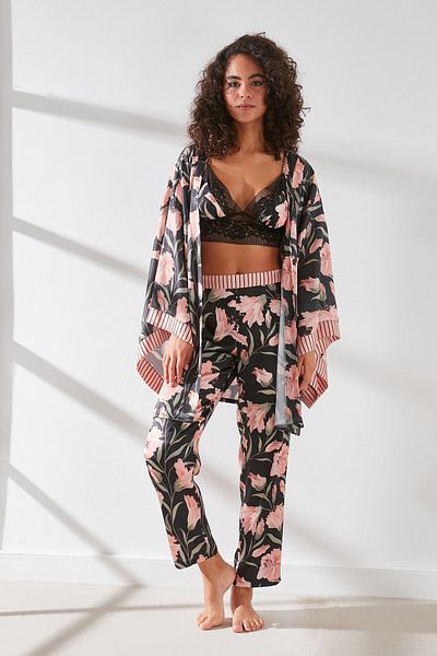 C&City Σετ σατέν πιτζάμες 3 τεμαχίων - Bralet, Peignoirs, Pants 9064 Salmon/Μαύρο
