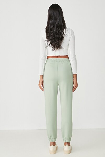 C&City Basic Jogger Sweatpants 802 Pistachio Green