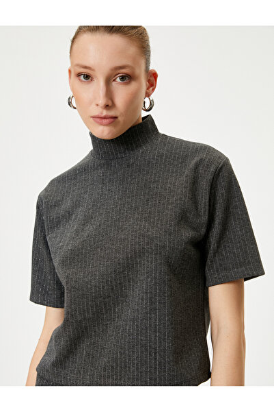 Koton Μπλουζάκι Crop με κοντομάνικο γιακά με Glittery Stand