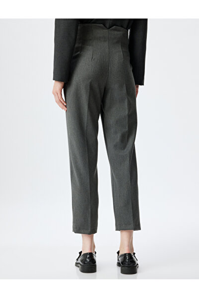 Koton Kalhoty Slim Fit s krátkým nohavicím a kapsou s vysokým pasem Carrot Cut