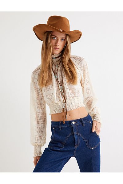 Koton Gipe Detailed Stand Collar Lace Crop Μπλούζα - Ημιδιάφανη