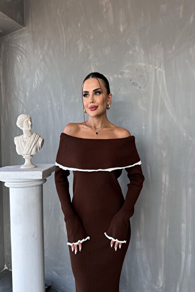 kamacibutik Πλεκτό φόρεμα Madonna Collar με ραβδώσεις