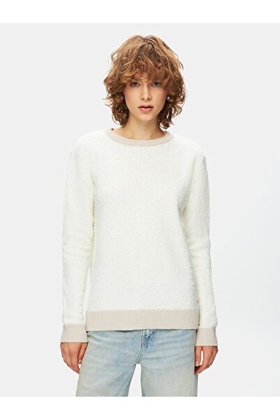 Ltb Yumusak Dokulu Uzun Kollu Basıc Triko Beyaz Kazak