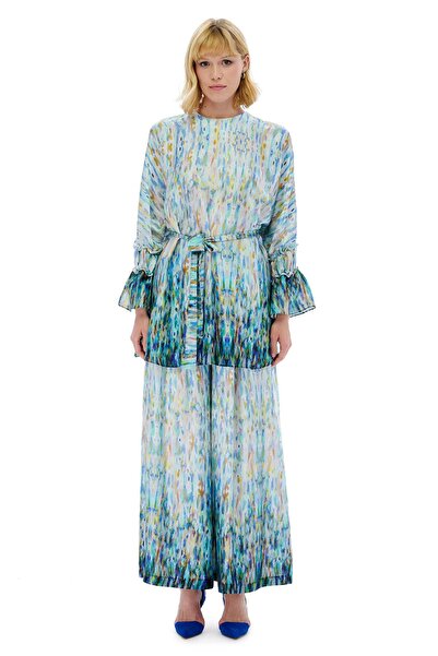 miha Hicran Önal بدلة ميريدا باللون الأزرق