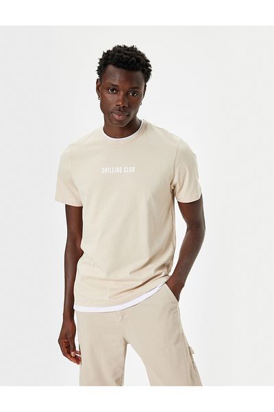 Koton Kurzärmliges Rundhals-T-Shirt aus Baumwolle – Slogan-Aufdruck