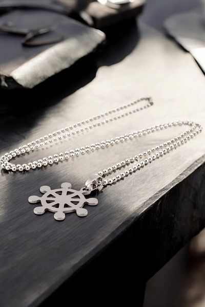 Solfera Men's Boat Wheel Sailor Steel Necklace K549