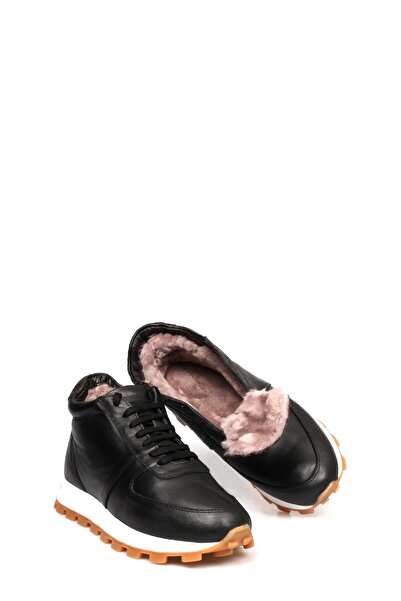 Ayakkabıhane Черни мъжки ботуши с кожена подплата и външна част от естествена...