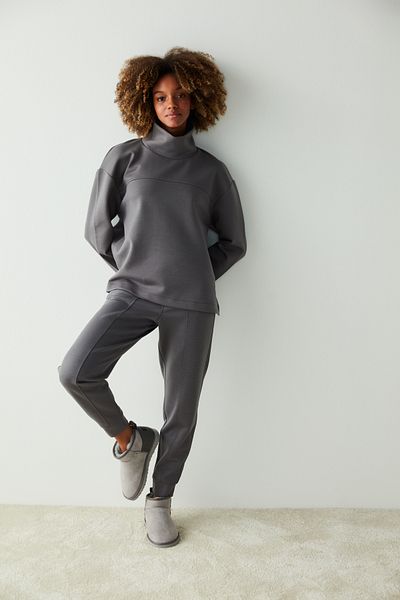 Penti Front Stitch Detailed Top