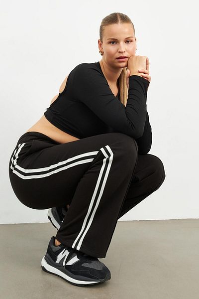 Curly BLACK SIDE STRIPED BOWL LEGGING TRACKPANTS
