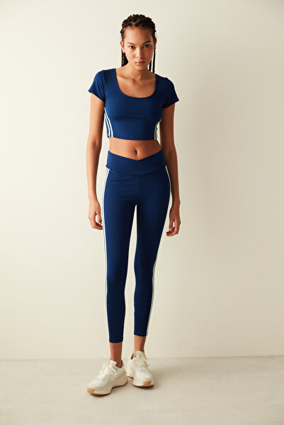 Penti Lacivert Kısa Kollu Yanı Şerit Detaylı Crop Bluz