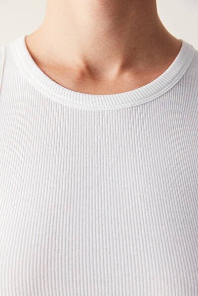 Penti Beyaz Halter Yaka Fitilli Crop Atlet