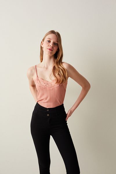 Penti Lace Athlete