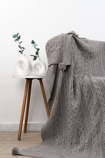 DOUX HOME Derya Knitwear Πλεκτή κουβέρτα τηλεόρασης με 4 πομπόν 130 X 170 (ΓΚΡΙ)
