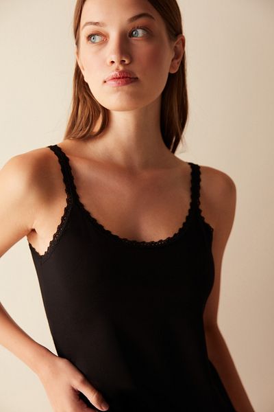 Penti Tricou negru cu dantelă de bumbac