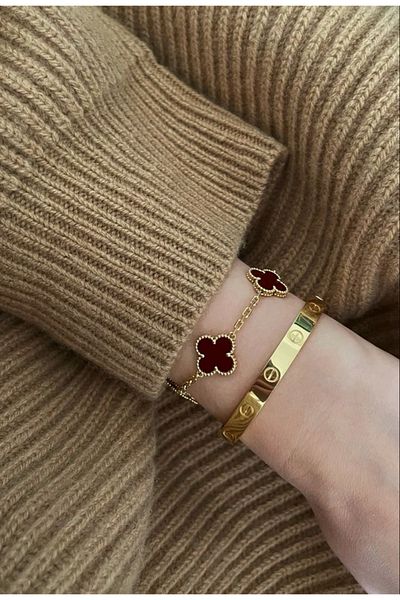 ANGELSS JEWELLERY مجموعة أصفاد وسوار باللون العنابي من Van Cleef - مجموعة من قطعتين