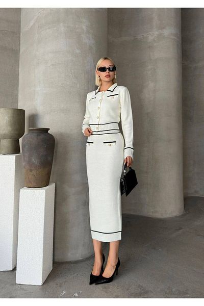 buqre's moda Pearl Button Detail Long Skirt Knitwear Set