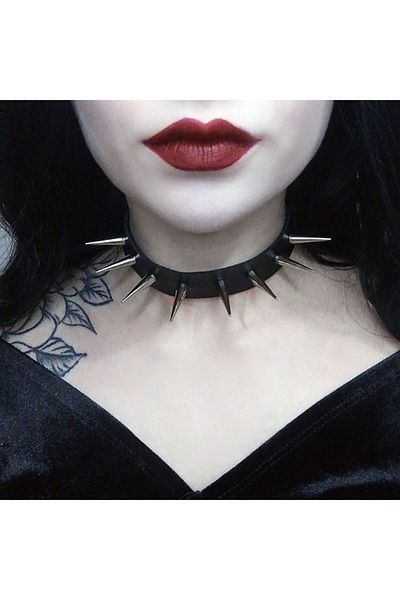 DarkellaStore Gothic Punk Faux Leather Long Thorn Necklace Chocker