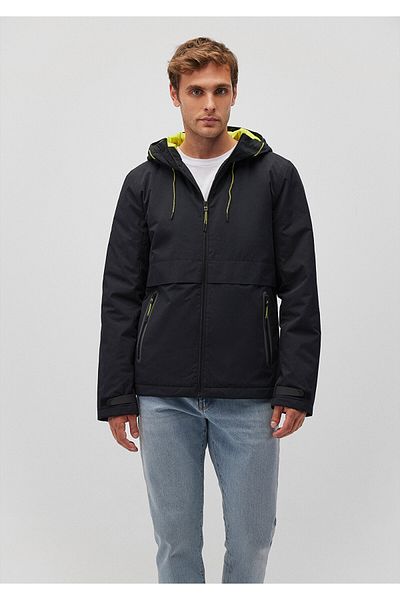Mavi Schwarze Kapuzenjacke mit schmaler Passform und engem Schnitt 0110268-900