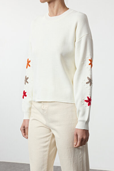 Trendyol Collection Embroidered Ecru Floral Patterned Knitwear Sweater - Tedaw25Kz00011