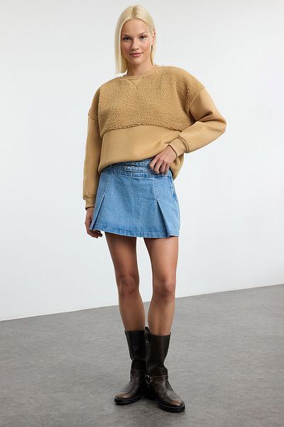 Trendyol Collection Ανοιχτό καφέ Oversize φούτερ - Χοντρό πλεκτό με βελούδινη λεπτομέρεια ραφής TWOAW25SW00161