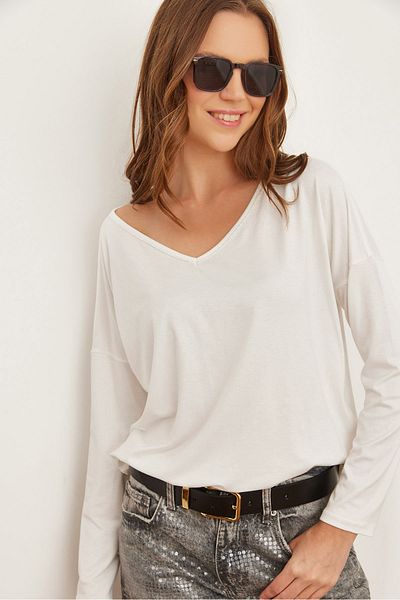 Olalook Women's Ecru Silver Stitching Detailed V-Neck Viscose Blouse Blz- 19002747