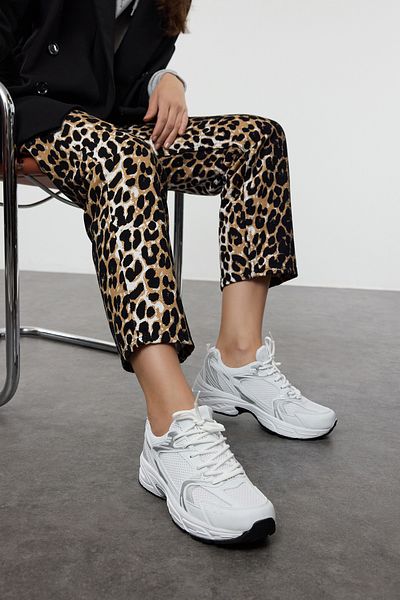 TRENDYOL SHOES Síťované dámské tenisky - bílé šněrovací Takaw25Sn00062
