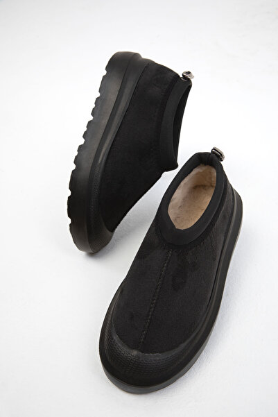 SOHO 19719 Model černo-černých dámských bot a botiček