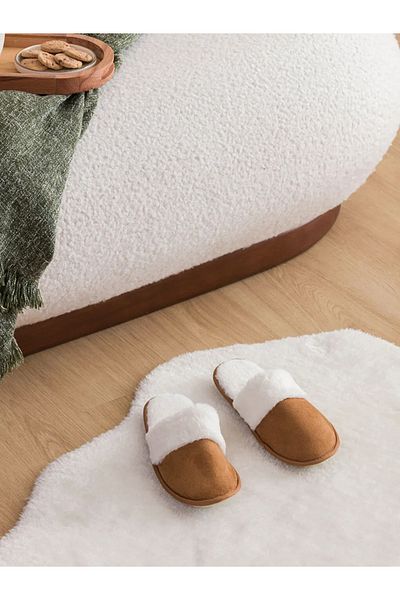 LC Waikiki LCW HOME Ανοιχτό Buff Κλειστό Μπροστινό Λούτρινο Γυναικείο Σπίτι Παντόφλες