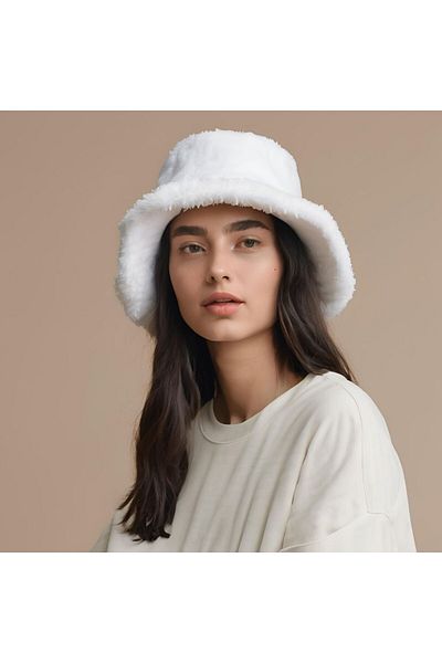 GONCA ŞAPKA Luxury White Bucket Plush Bucket Hat