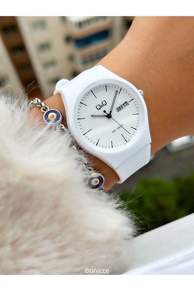 Q&Q White Silicone Cord Brand Women's Wristwatch - Calendar Bracelet