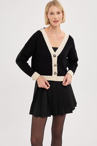 BEJNA Schwarzer, stilvoller Strick-Cardigan mit Knopfdetail für Damen