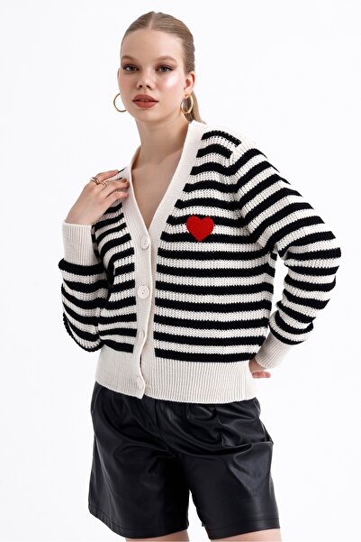 MD trend Dámský pletený svetr s proužkovaným vzorem srdce
