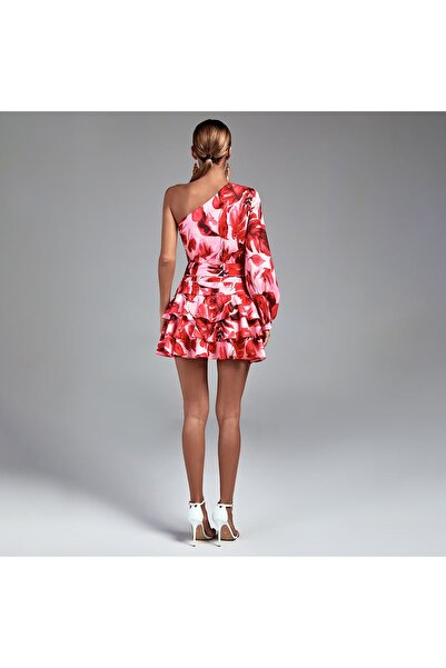 FASHION COCKTAIL Tek Omuz Tek Kol Asimetrik Katlı Kemerli Mini Kokteyl Desenli Hasır Kemerli Davet Elbisesi