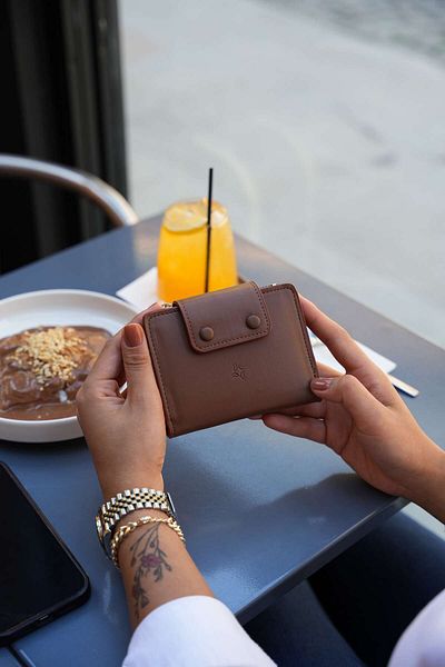 Lebina Milano Women's Wallet / Coin Compartment