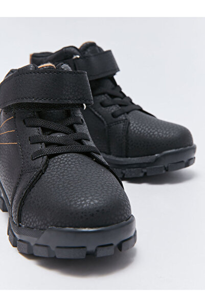 LC Waikiki Lcwk Deri Görünümlü Cırt Cırtlı Erkek Bebek Bot