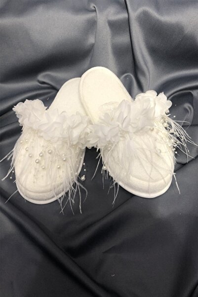 Limelia Beyaz Tüylü İncili Süslü Lohusa Terliği