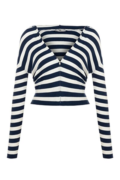 SEIZE THE DAY Sara Women's Zippered and Hooded Knit Jacket