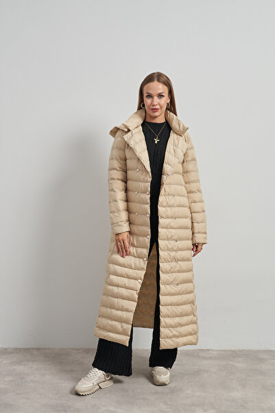 Rabia Çelik Kadın Bej Dolgulu Düğmeli Çıkarılabilir Kapüşonlu Uzun Mont