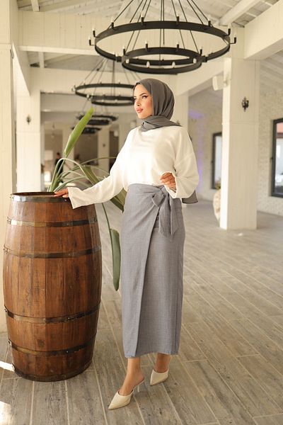 The Moda Linen Blended Side Tied Lined Skirt