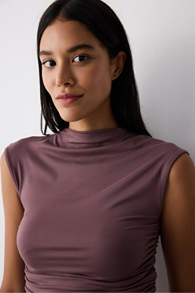 Penti Piros színű oldalsó húzózsinór részletes felső