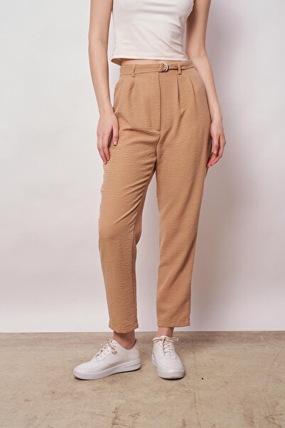 Jument High Waist Linen Boyfriend Pants - Pleated and Belted, Camel