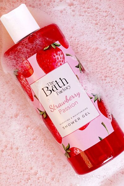 THE BATH FACTORY Nemlendirici Ve Besleyici Çilek Aromalı Duş Jeli 400 ml