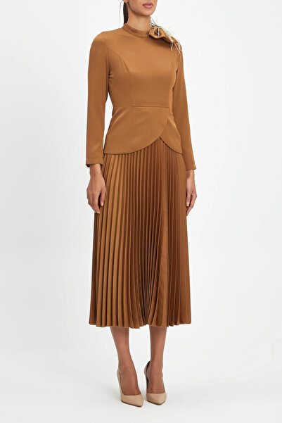 SERPİL Pileli Uzun Kollu Midi Boy Camel Elbise 40272