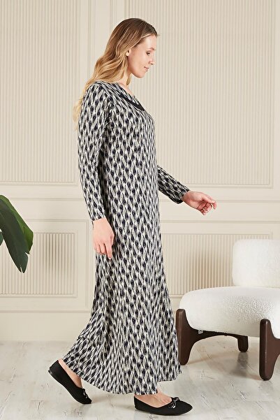 Ferace Γυναικείο φόρεμα με λαιμόκοψη σε μεγάλο μέγεθος