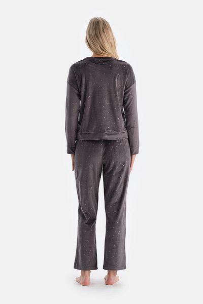Dagi Schwarzes, glänzendes, langärmliges Samt-Pyjama-Set mit Sternenmuster