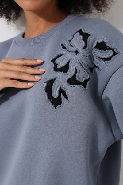 AMİDA Hanorac supradimensionat pentru femei, cu umăr albastru, tăiat cu laser, cu detaliu de broderie cu flori - 2448